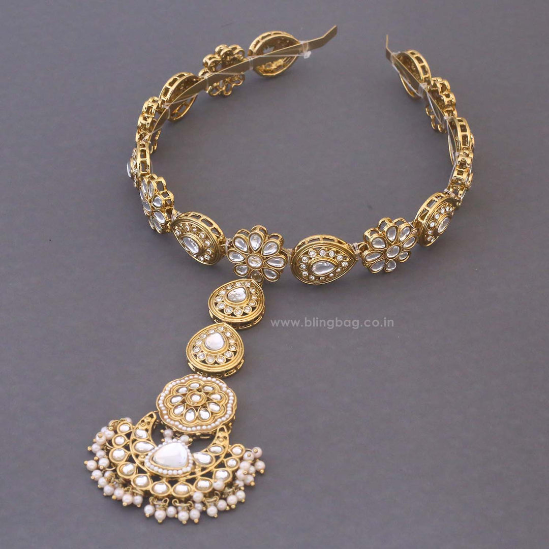 Golden Savita Hairband With Tikka