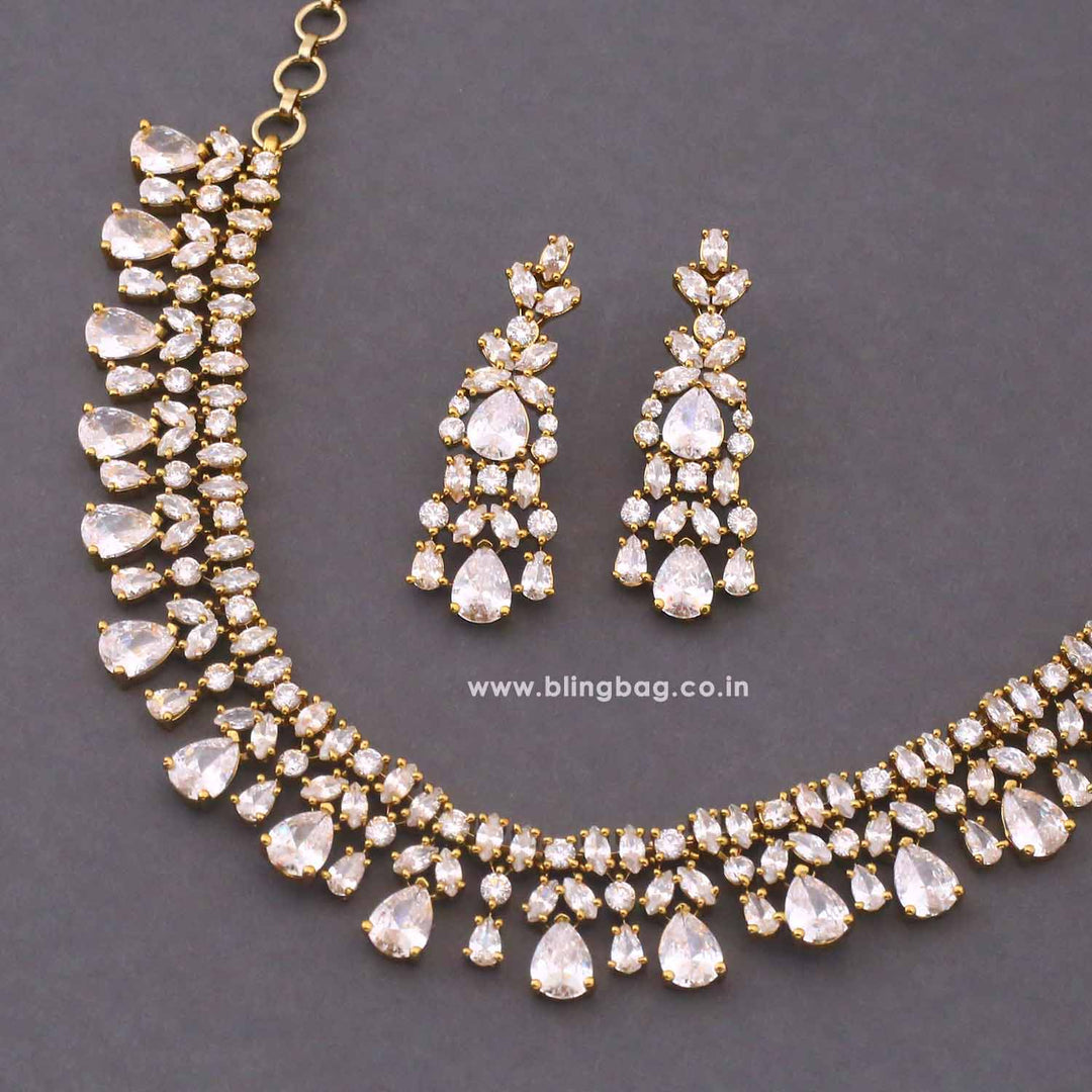 Golden Serenique Victorian Jewellery Set - New Arrival