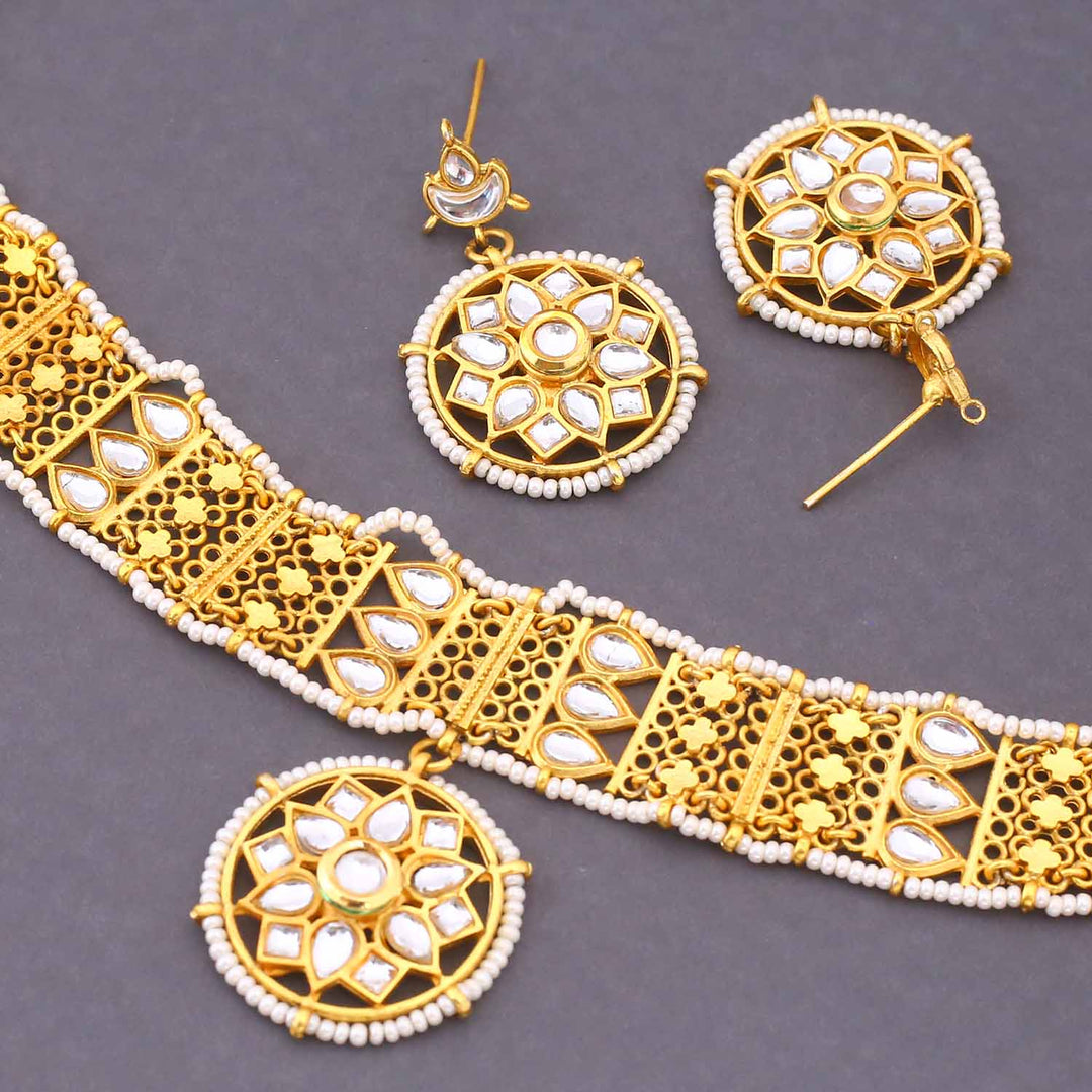 Golden Shailee Kundan Jewellery Set