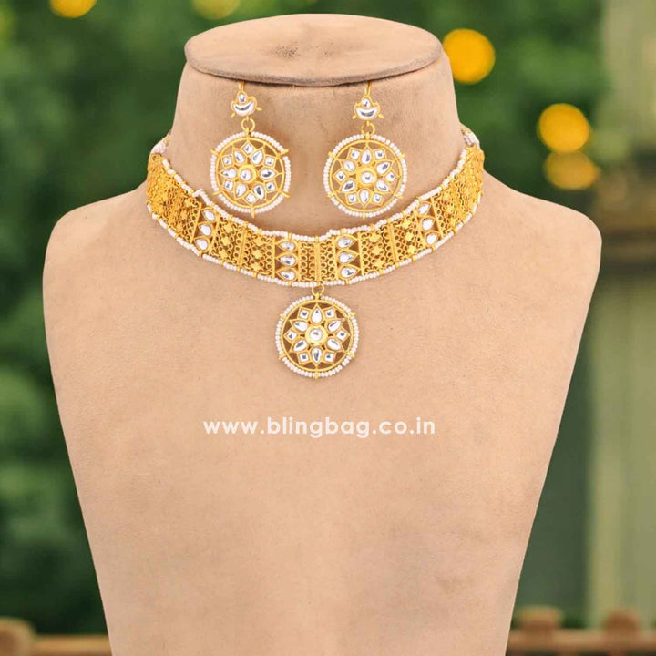 Golden Shailee Kundan Jewellery Set