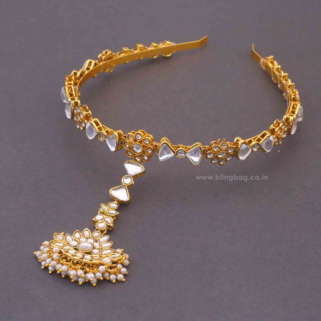 Golden Sharvii Hairband With Tikka