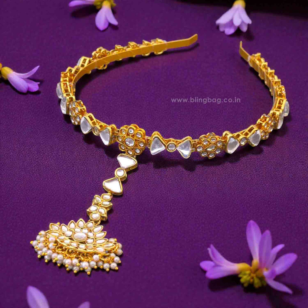 Golden Sharvii Hairband With Tikka