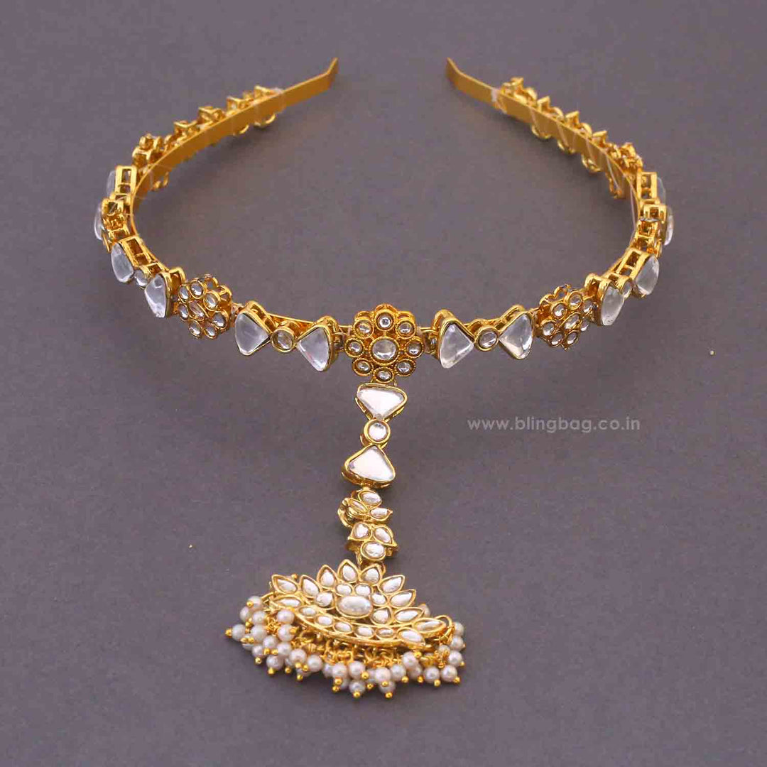 Golden Sharvii Hairband With Tikka