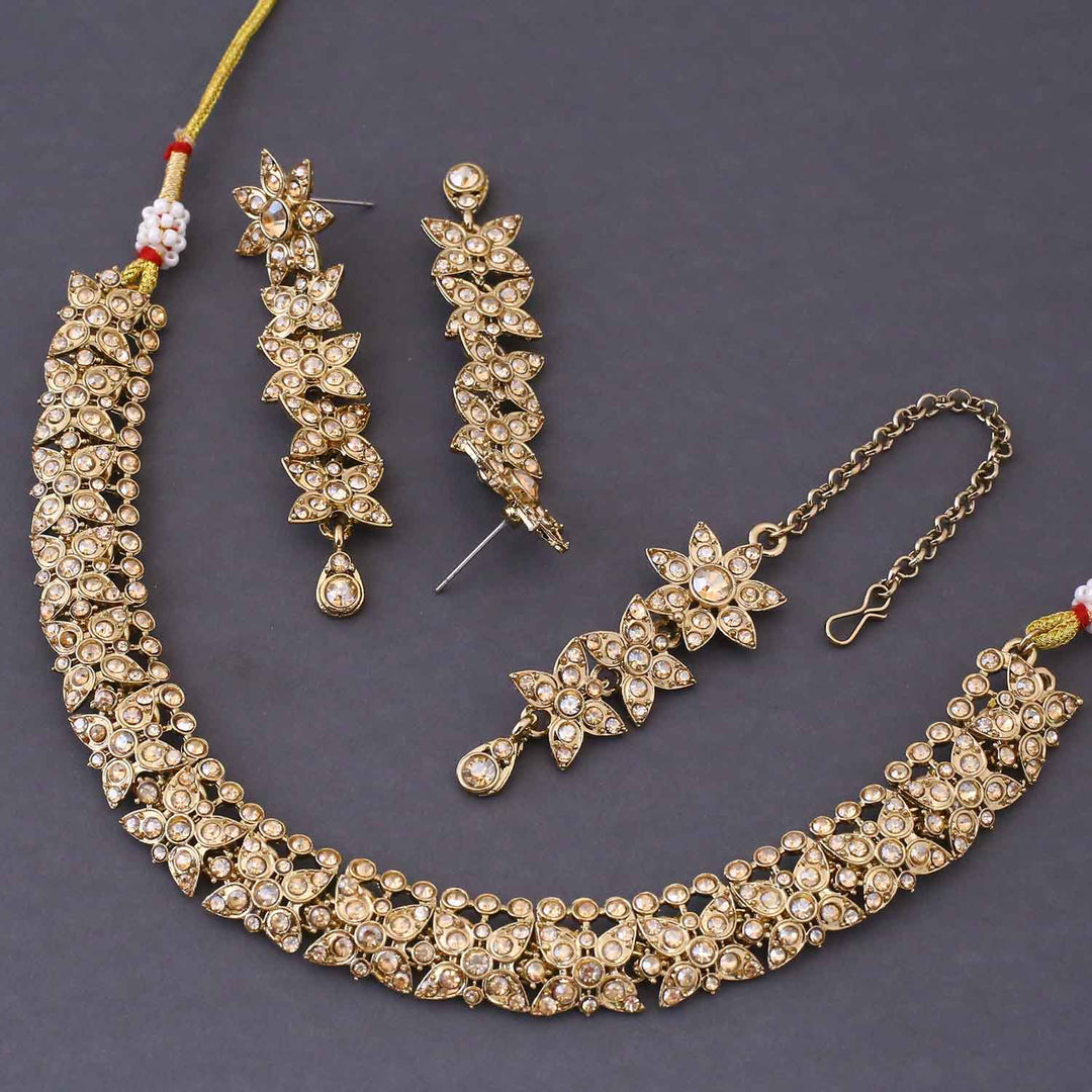 Golden Shreeja Kundan Jewellery Set