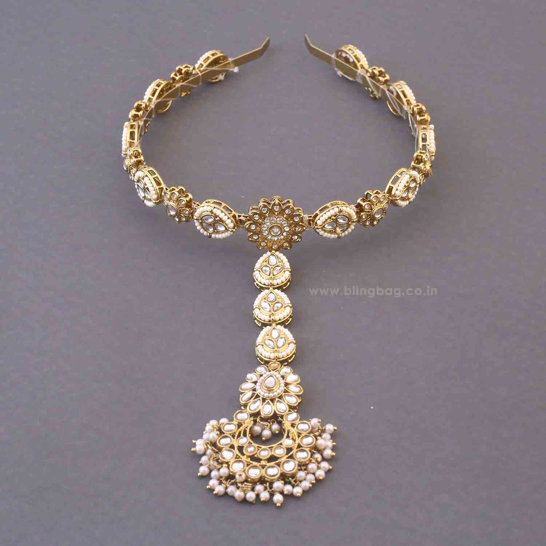 Golden Shrishti Hairband With Tikka