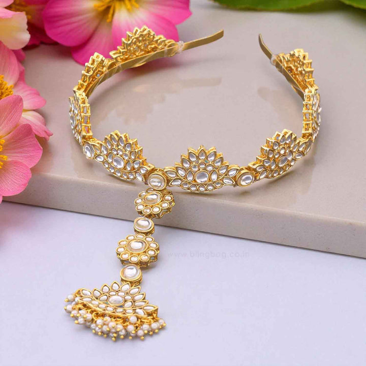 Golden Shubhra Hairband With Tikka
