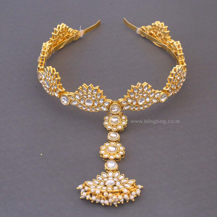 Golden Shubhra Hairband With Tikka
