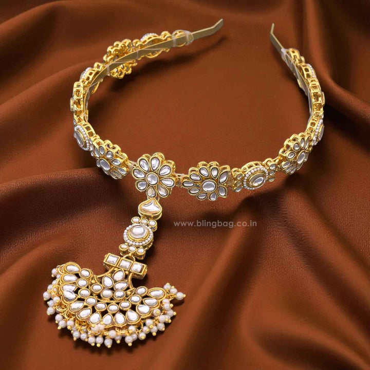 Golden Shyama Hairband With Tikka
