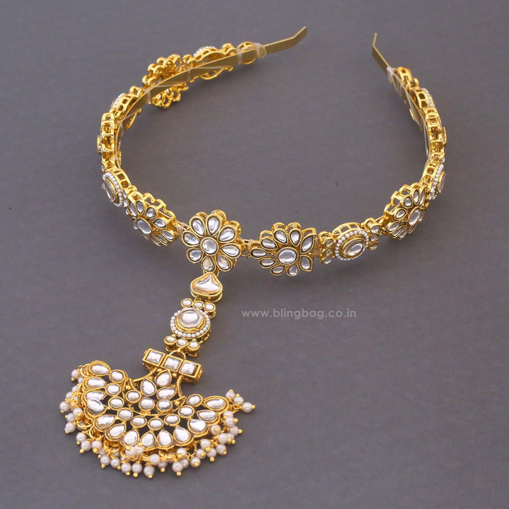 Golden Shyama Hairband With Tikka