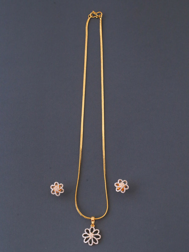 Golden Sloane Pendant Set