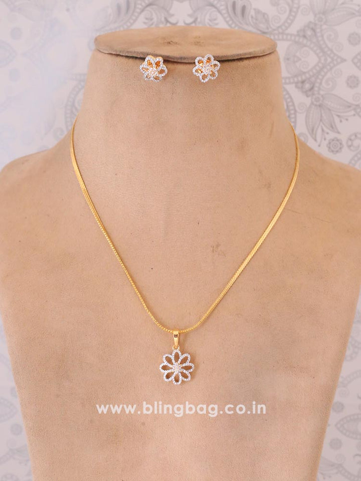 Golden Sloane Pendant Set