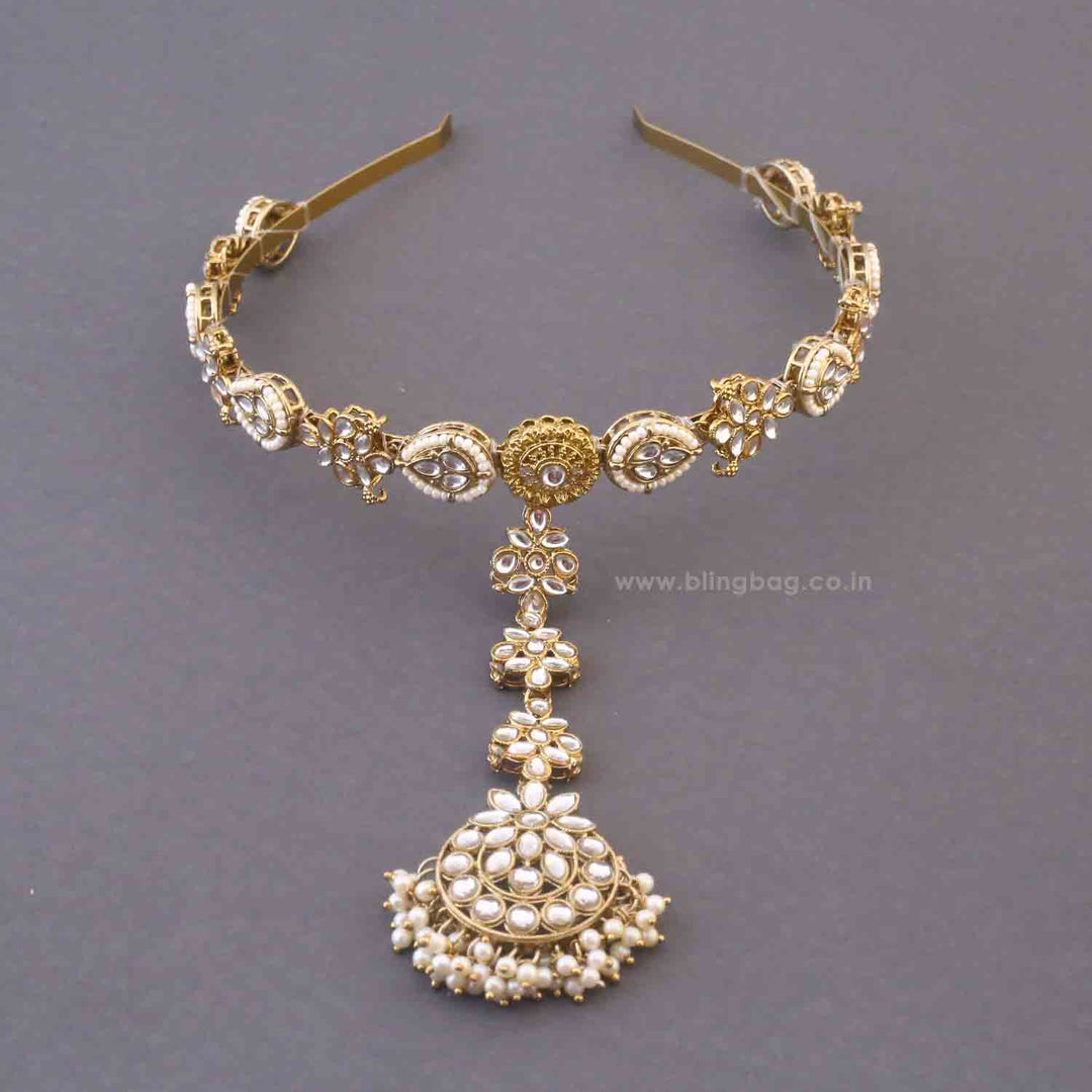 Golden Smita Hairband With Tikka