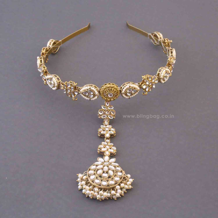 Golden Smita Hairband With Tikka