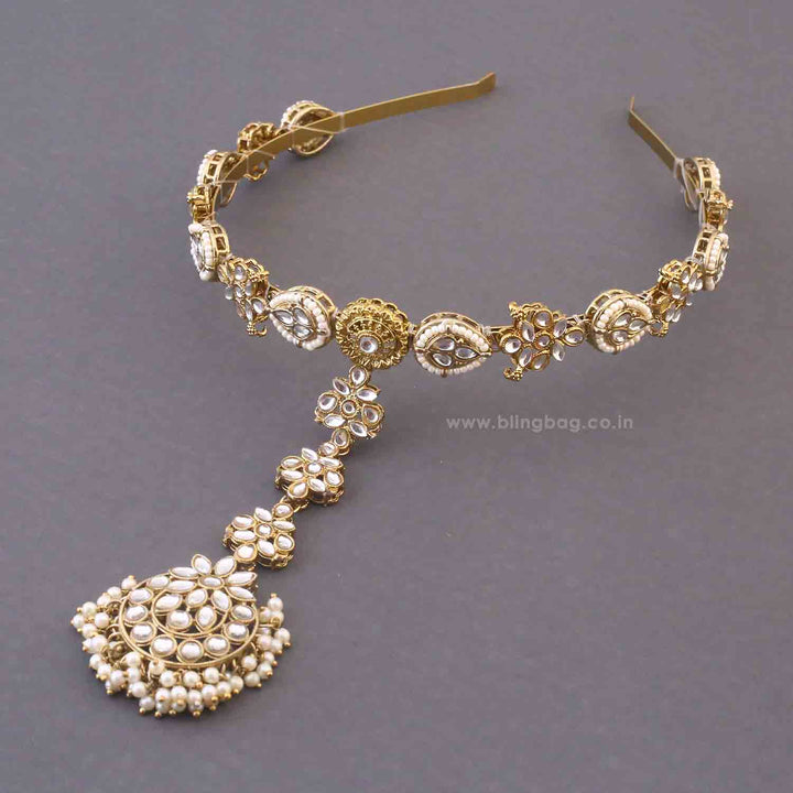 Golden Smita Hairband With Tikka