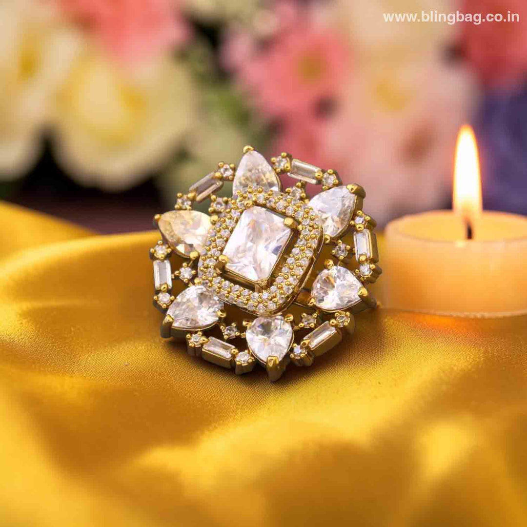 Golden Soephi Brooch