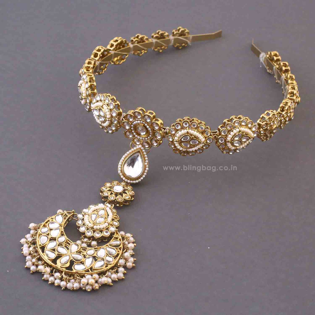 Golden Soumya Hairband With Tikka