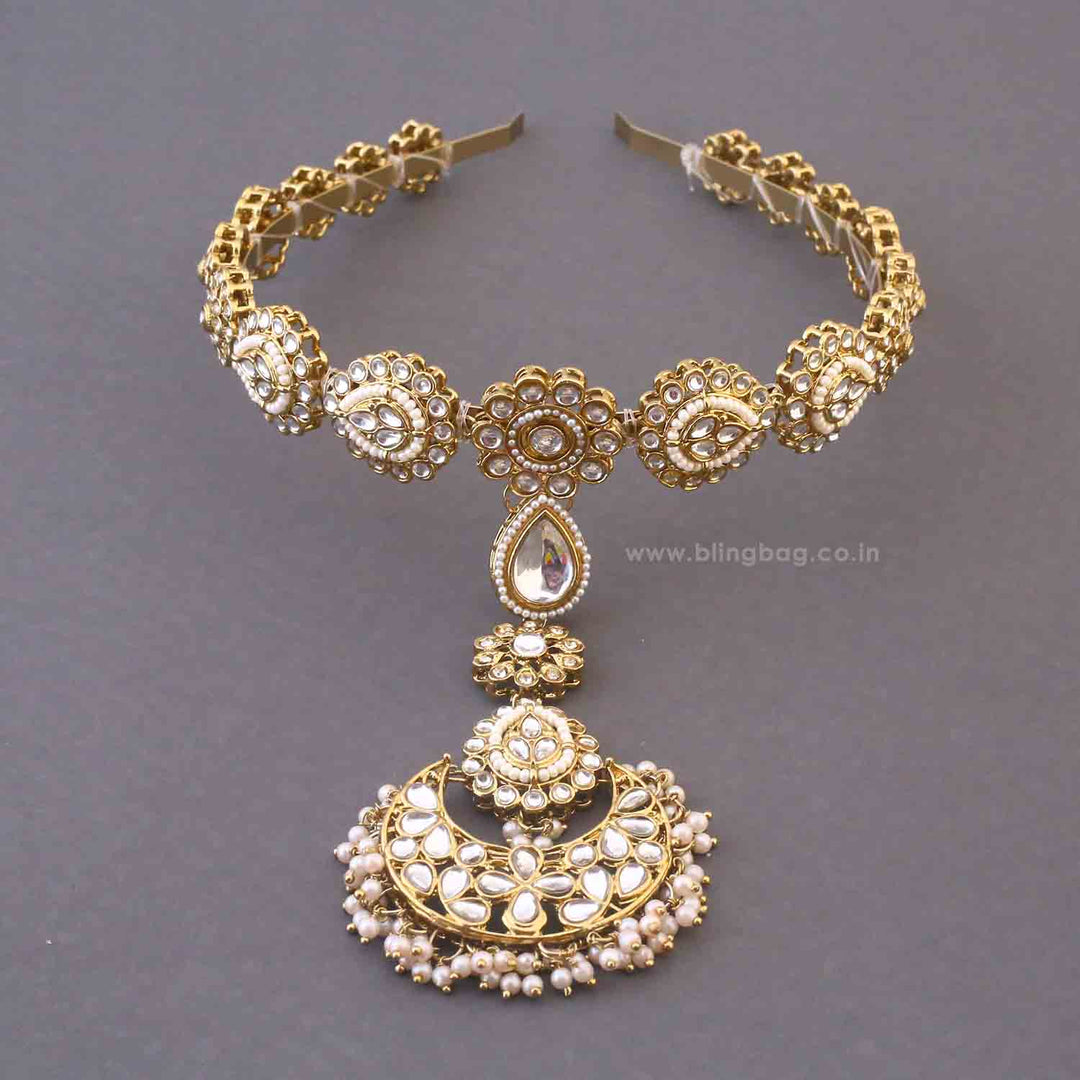 Golden Soumya Hairband With Tikka