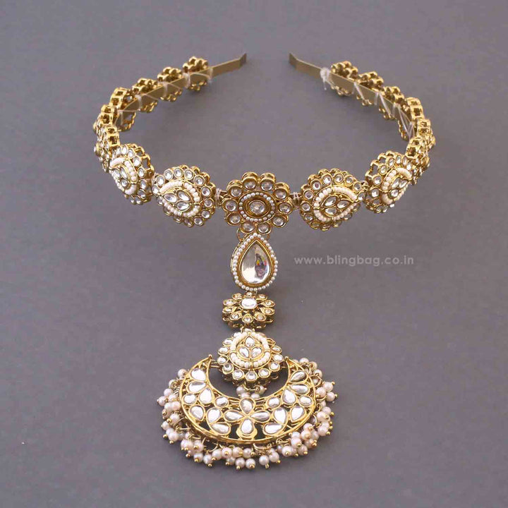 Golden Soumya Hairband With Tikka