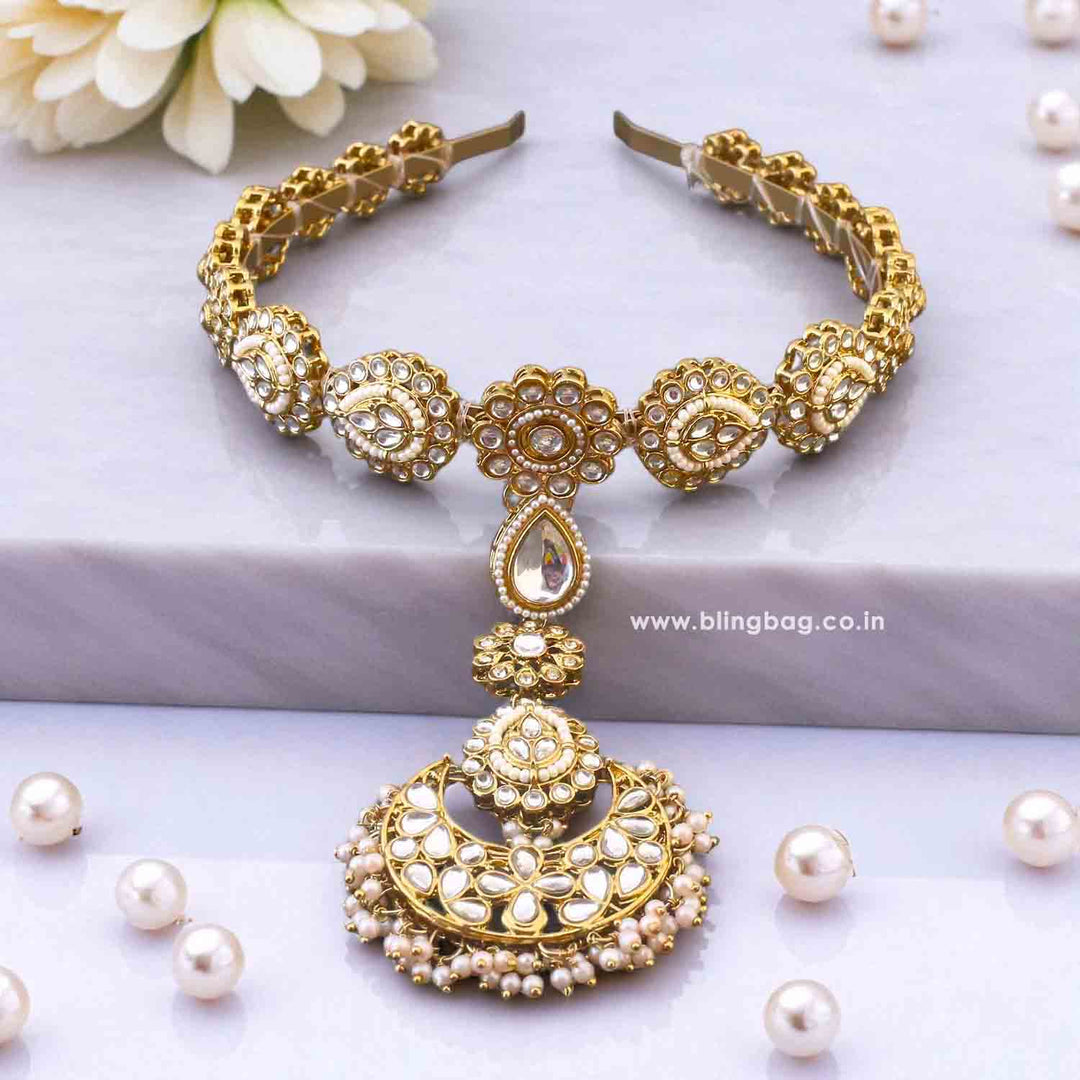 Golden Soumya Hairband With Tikka
