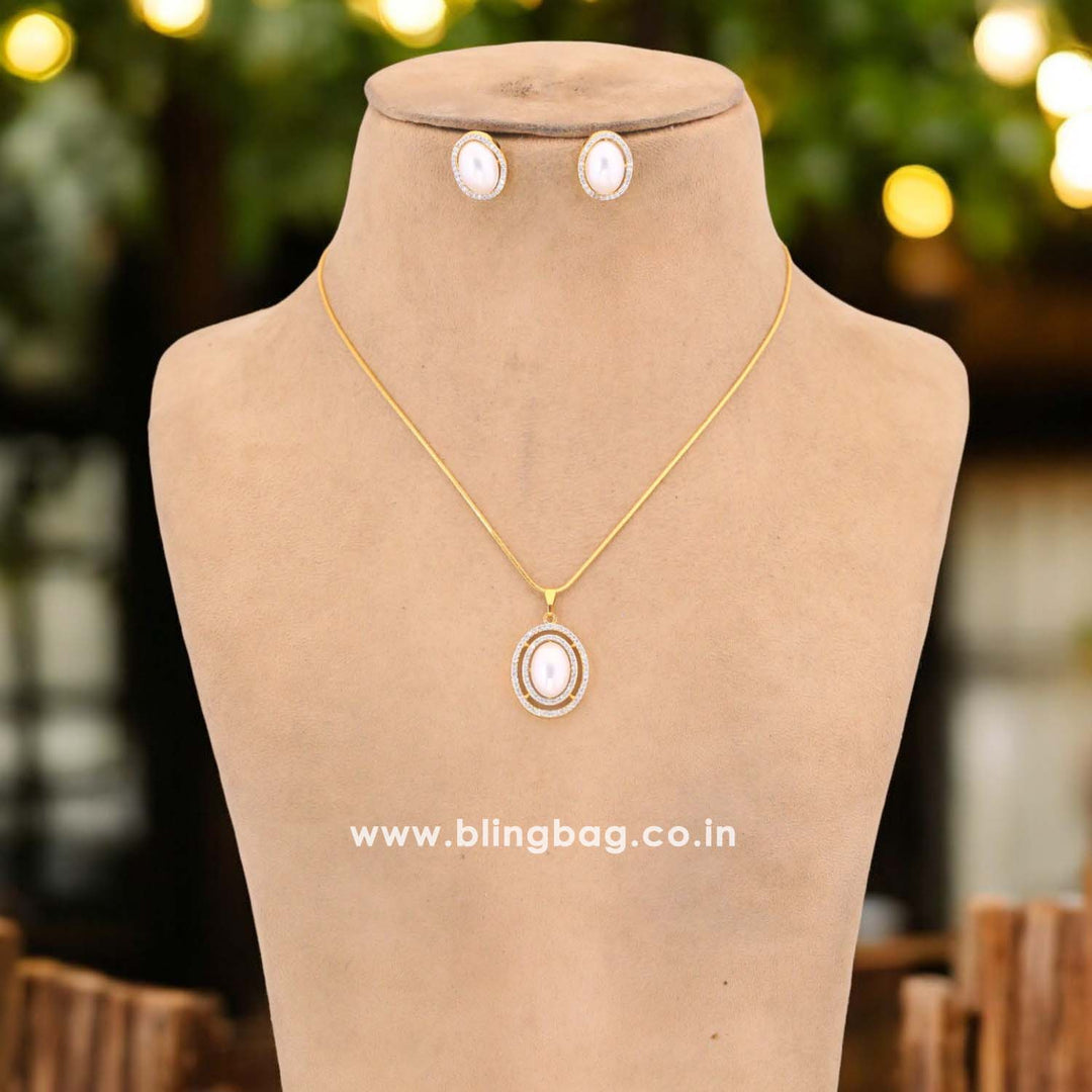 Golden Stevie Zirconia Pendant Set