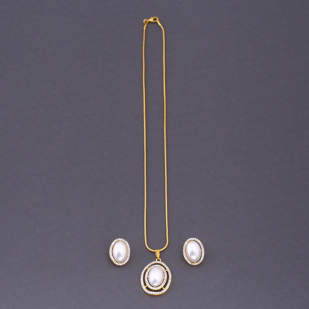 Golden Stevie Zirconia Pendant Set