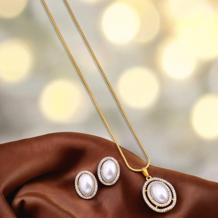 Golden Stevie Zirconia Pendant Set