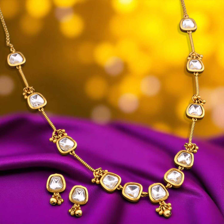 Golden Surika Kundan Jewellery Set