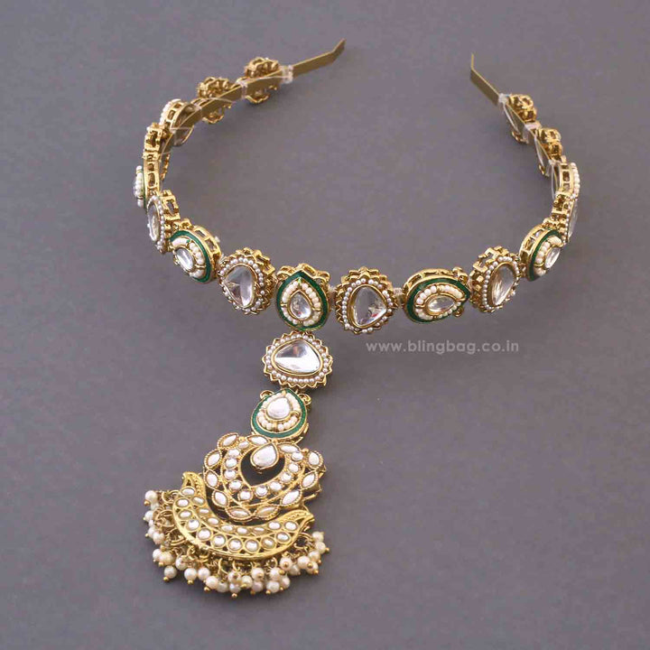 Golden Suvrata Hairband With Tikka