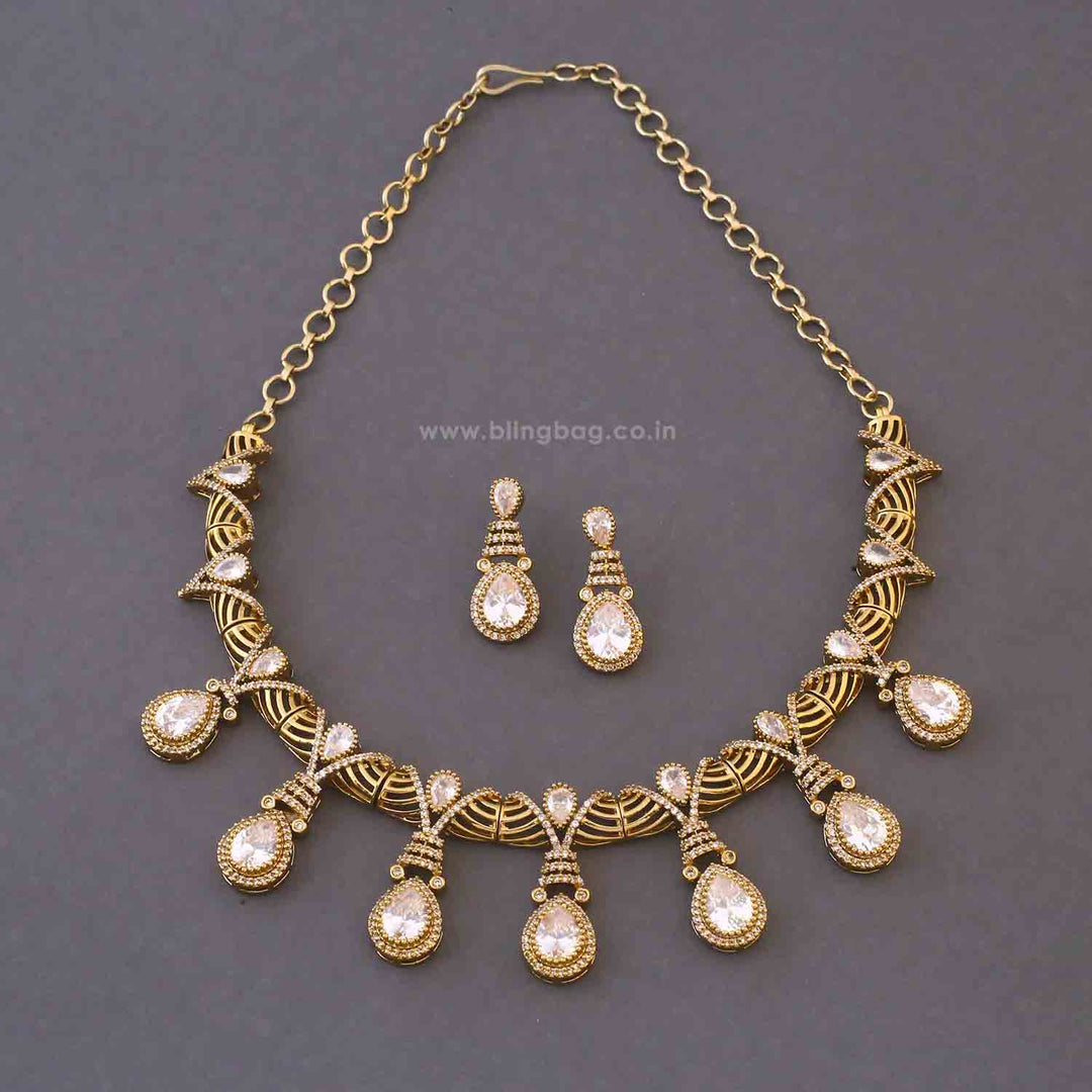 Golden Sylara Hasli Victorian Jewellery Set - New Arrival