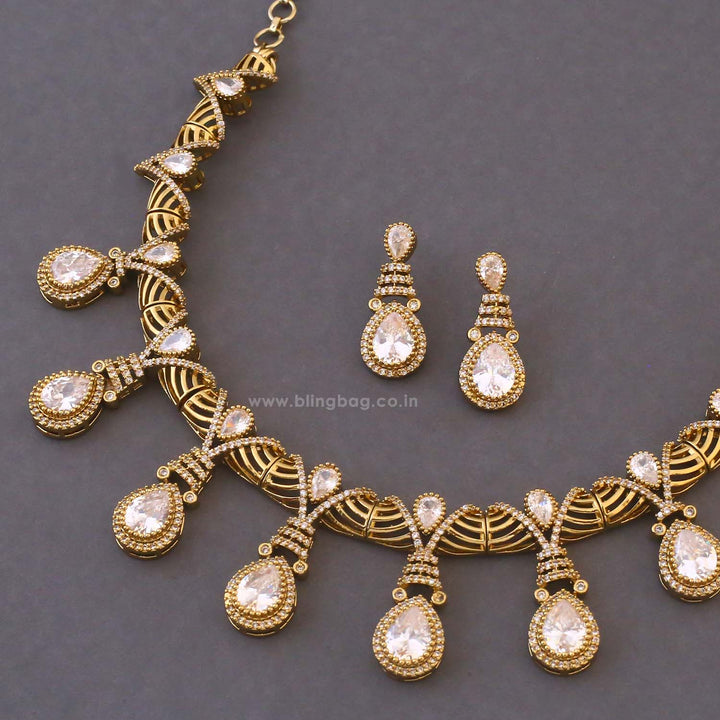 Golden Sylara Hasli Victorian Jewellery Set - New Arrival