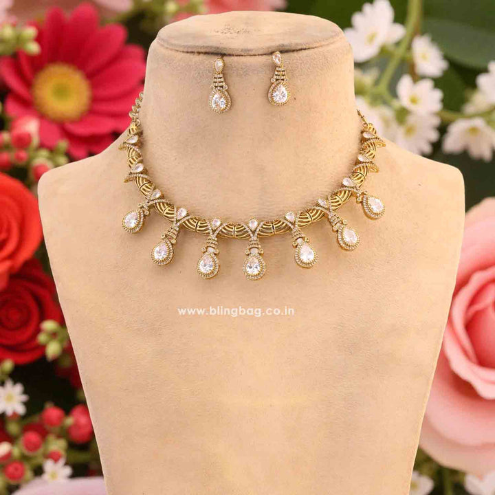 Golden Sylara Hasli Victorian Jewellery Set - New Arrival