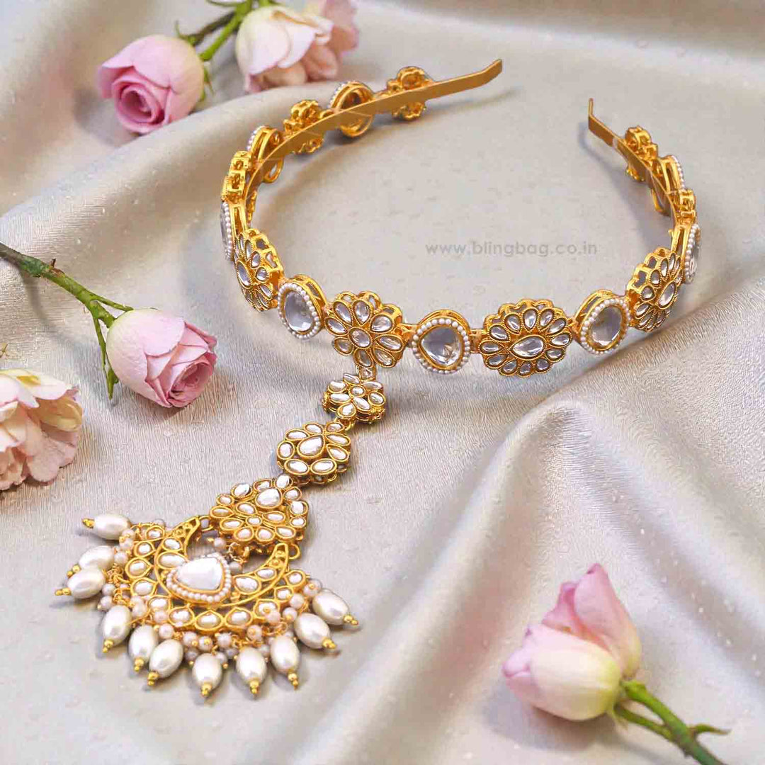 Golden Taani Hairband With Tikka