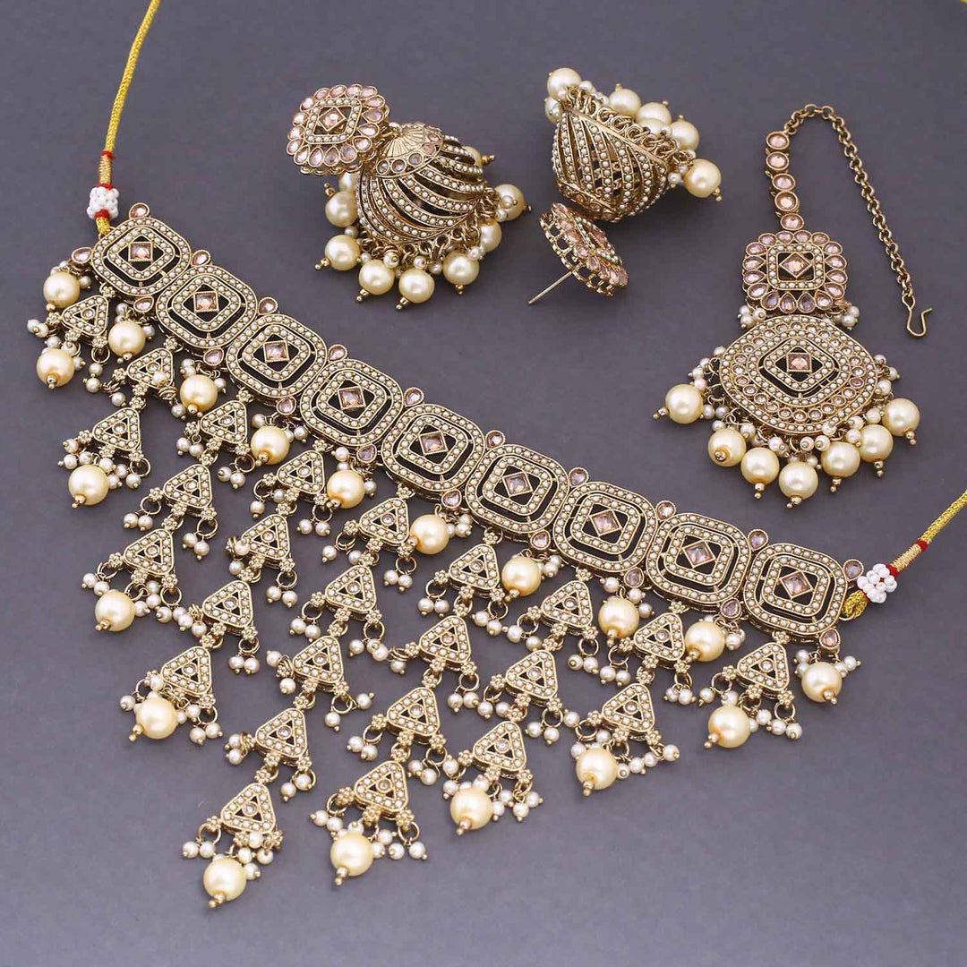 Golden Tanira Kundan Jewellery Set