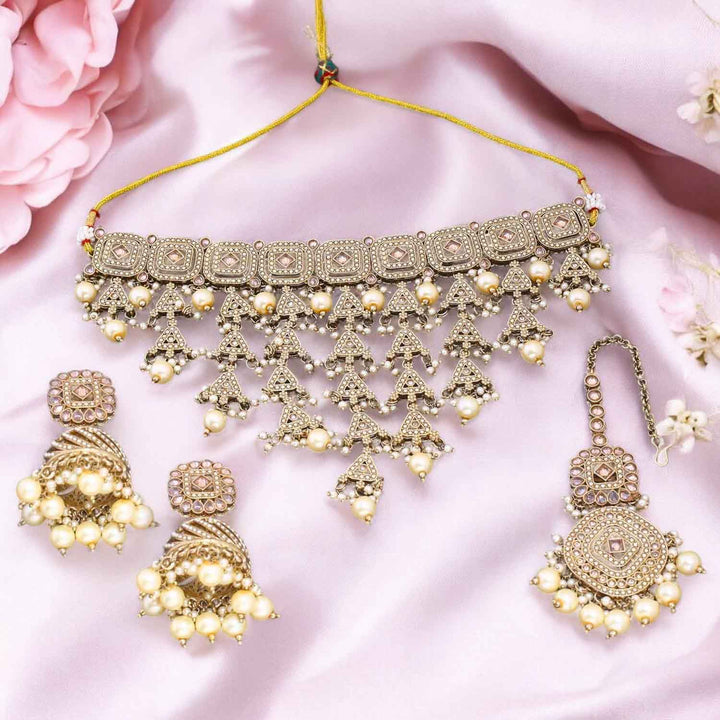 Golden Tanira Kundan Jewellery Set
