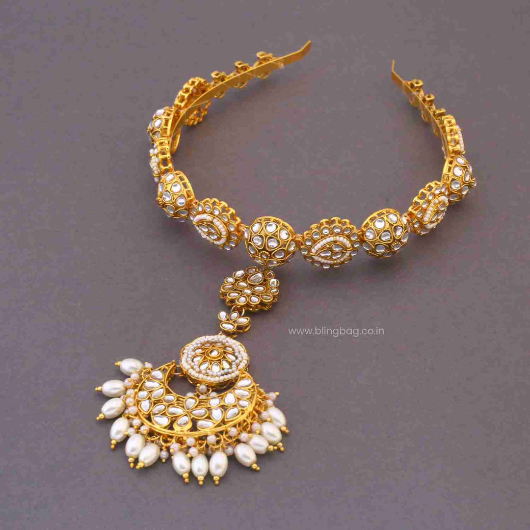 Golden Tanvii Hairband With Tikka