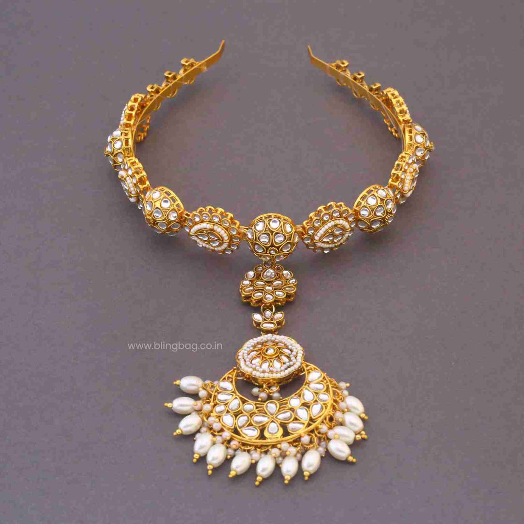 Golden Tanvii Hairband With Tikka