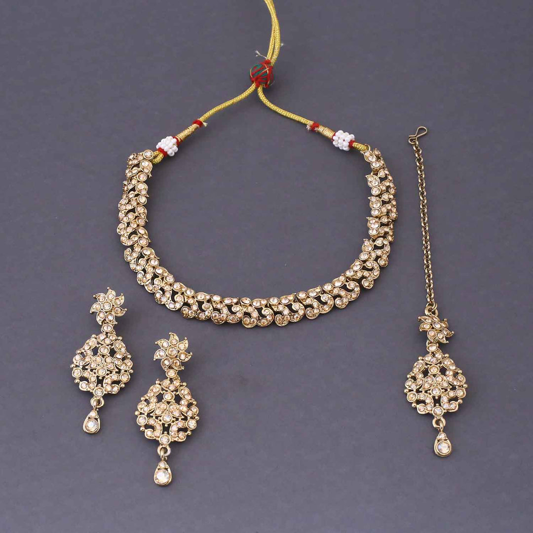 Golden Tapasshree Kundan Jewellery Set