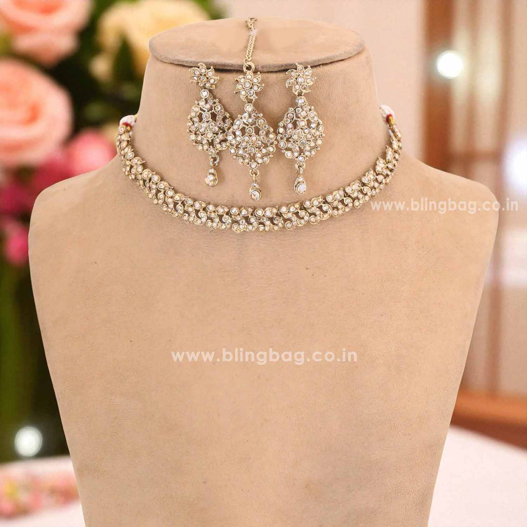 Golden Tapasshree Kundan Jewellery Set