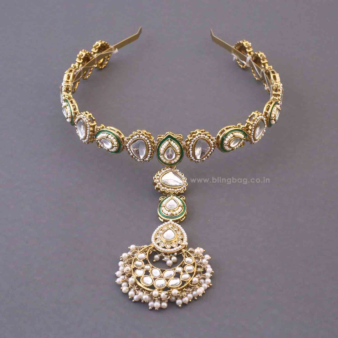 Golden Taruna Hairband With Tikka