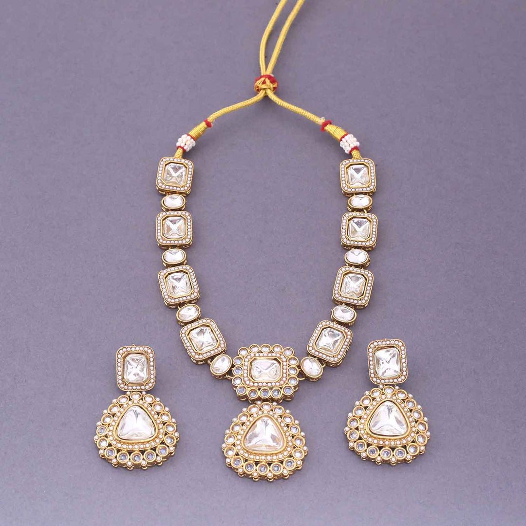 Golden Tejasshri Kundan Jewellery Set