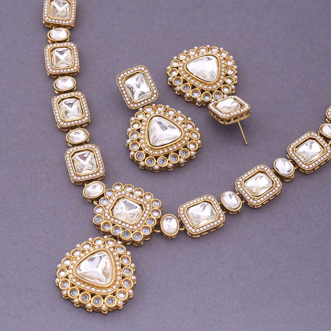 Golden Tejasshri Kundan Jewellery Set