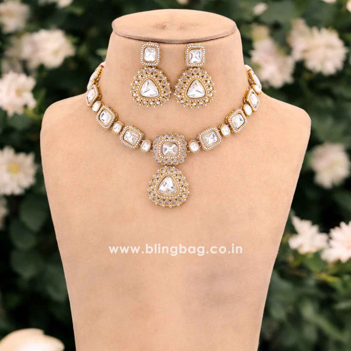 Golden Tejasshri Kundan Jewellery Set