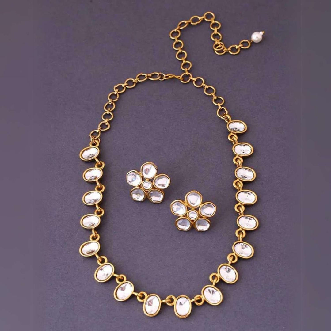 Golden Tulsikaa Kundan Jewellery Set