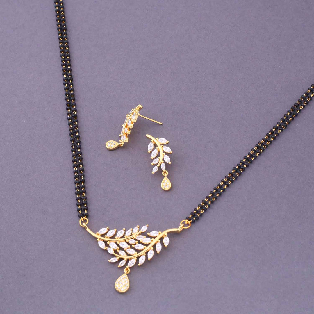 Golden Valentie Mangalsutra Set