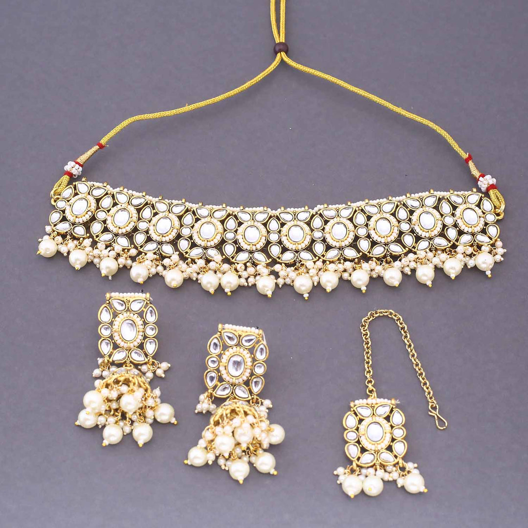 Ivory Varnika Kundan Jewellery Set