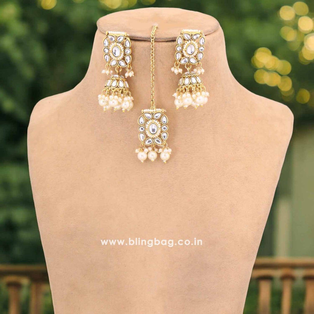 Ivory Varnika Kundan Jewellery Set