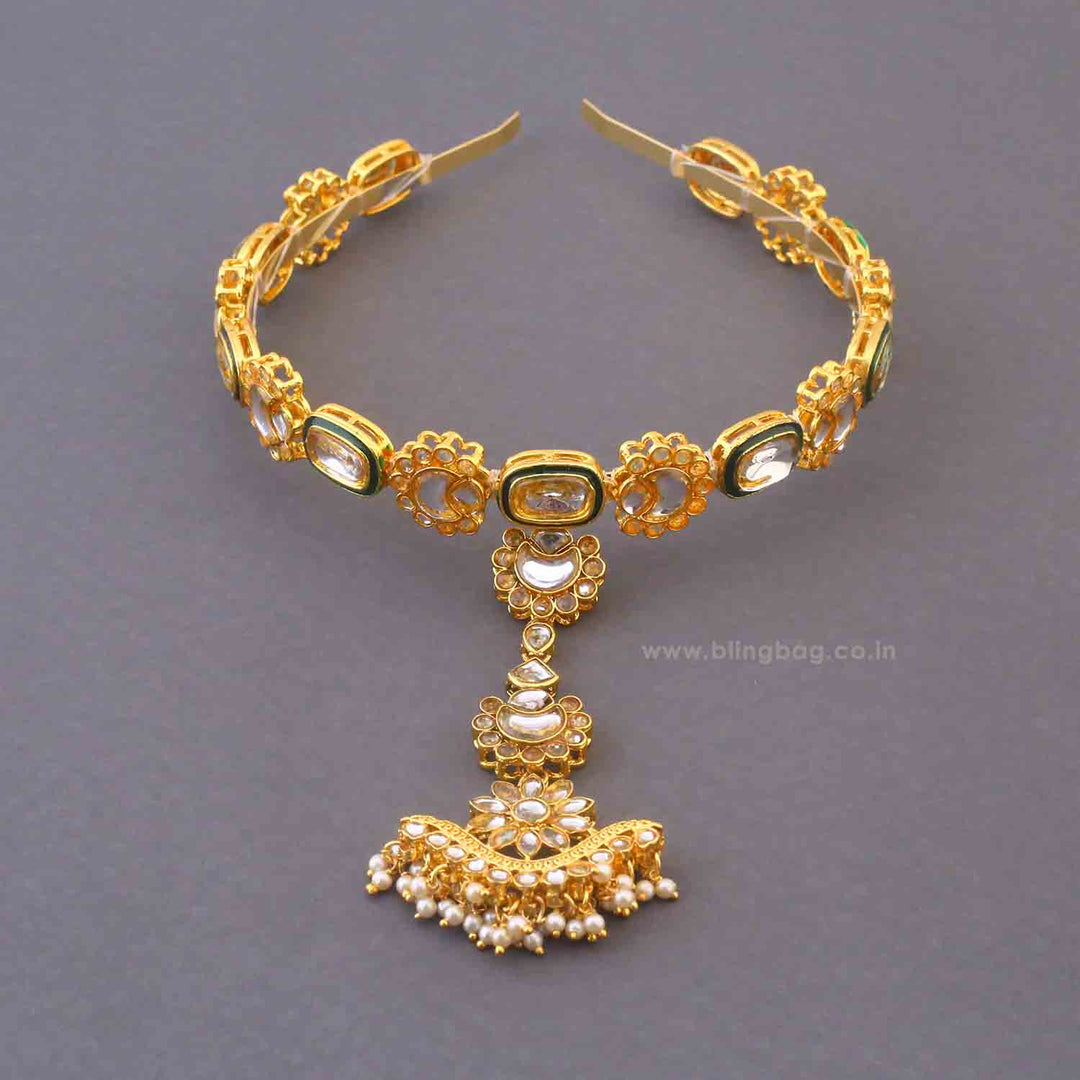 Golden Vasanthi Hairband With Tikka