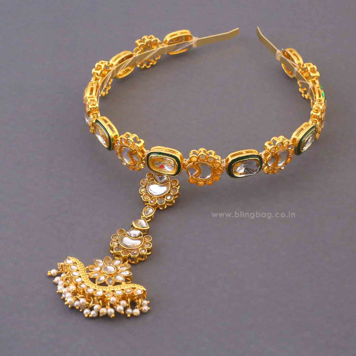 Golden Vasanthi Hairband With Tikka