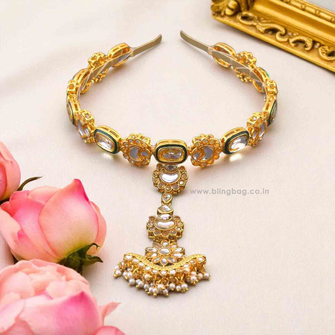 Golden Vasanthi Hairband With Tikka