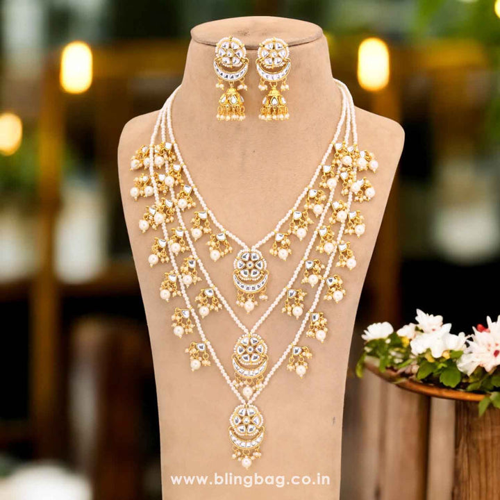 Golden Vedika Kundan Jewellery Set